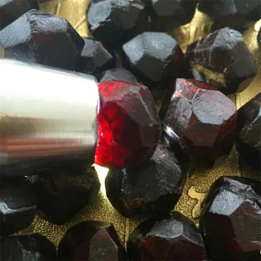 Natural Red Garnet Crystal Rough Stone – Raw Unpolished Mineral Specimen for Home Decor, Crystal Healing, Feng Shui Display & Collector Gift, Genuine Gemstone Rock
