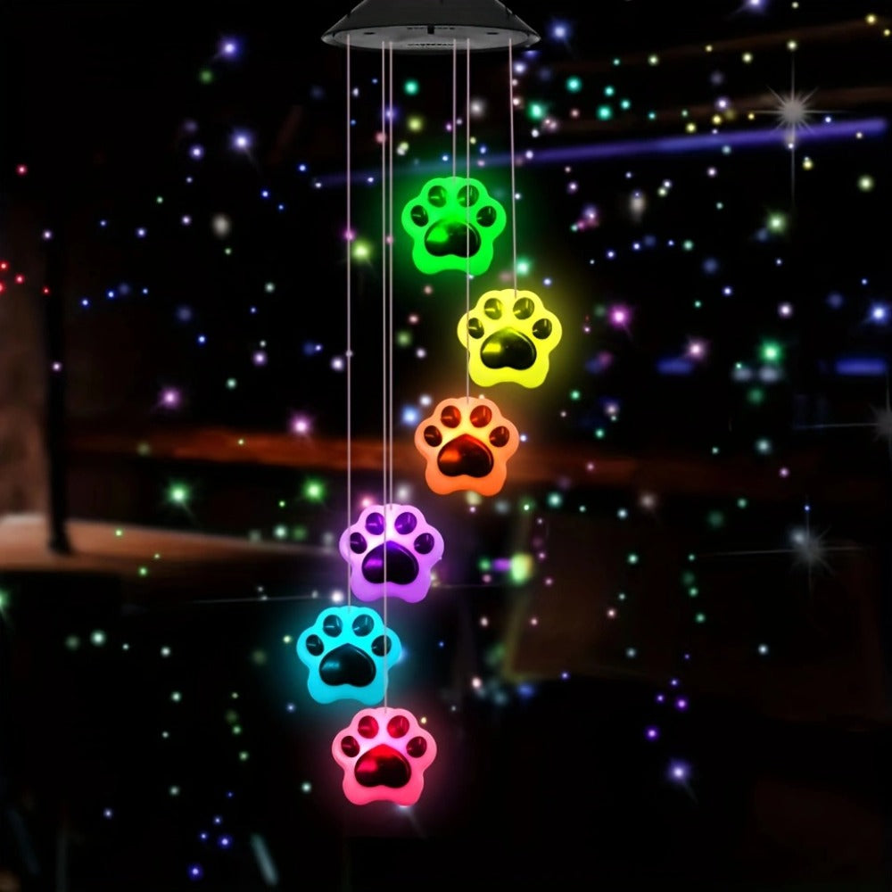 Solar Wind Chime Light Paw Print RGB Color Changing Outdoor Garden Hanging Decoration, Dog Cat Pet Memorial Wind Chime Solar Powered for Balcony Patio Courtyard Yard Holiday Gift for Pet Lovers