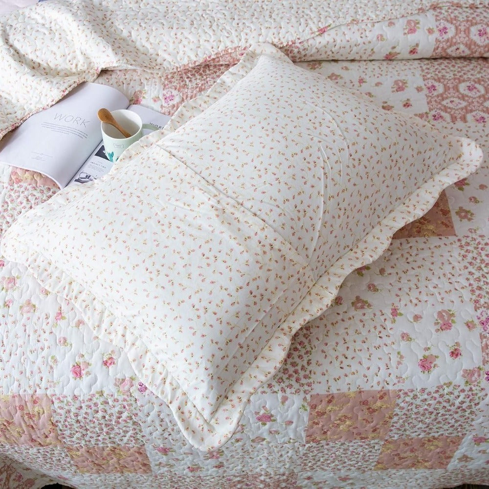 Lightweight Floral Quilt Set in Twin, Queen or King Sizes with 17 Paisley and Patchwork Color Options