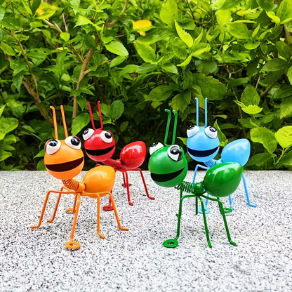 Garden Ant Sculptures 4-Pack — Rustic Iron Metal Yard Decor Figurines with Big Eyes, Halloween & Outdoor Patio Decoration, No Battery Needed