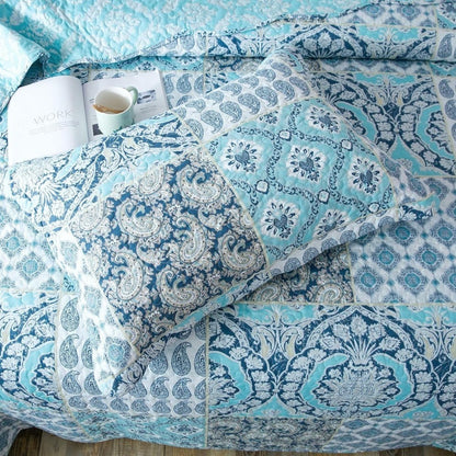Lightweight Floral Quilt Set in Twin, Queen or King Sizes with 17 Paisley and Patchwork Color Options