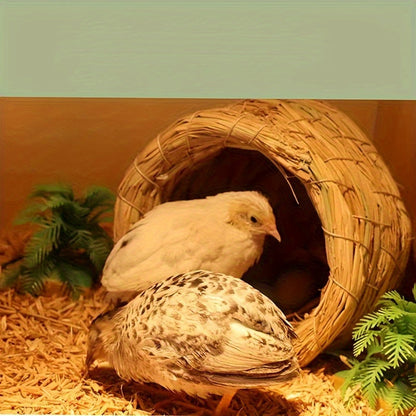 Handwoven Straw Nesting Basket with Soft Inner Lining, Round Opening and 12 cm Pictured Diameter