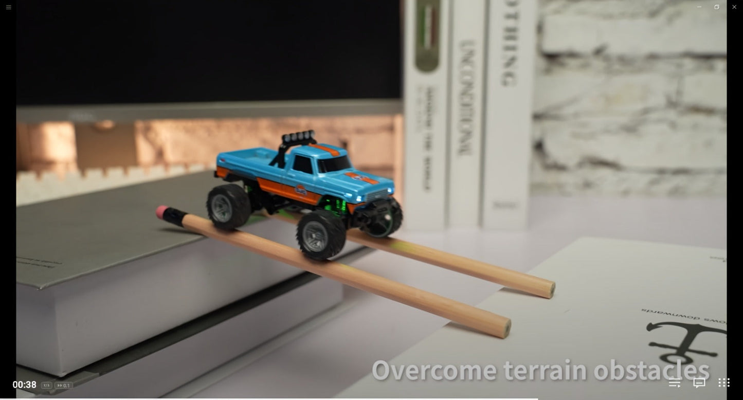 Mini Remote Control Pickup Truck with Detachable Trailer, Five Color Options and Spring Suspension
