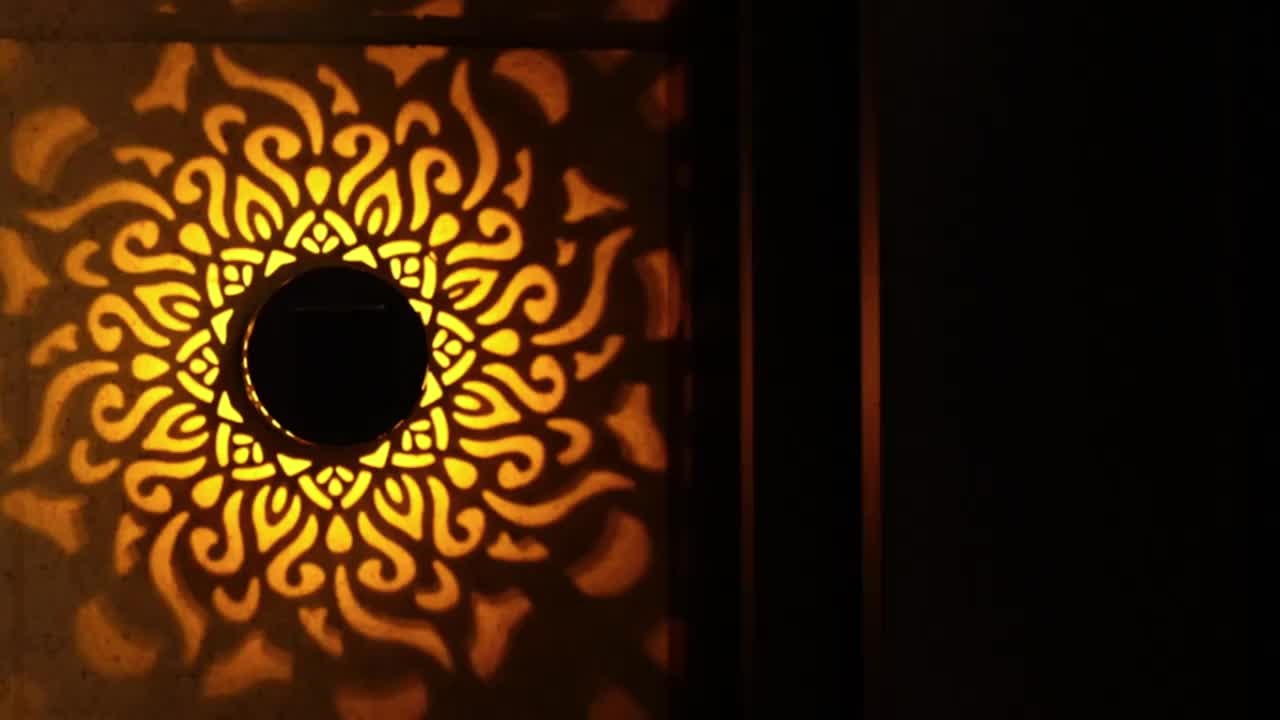 Solar Garden Lights IP65 Mandala Metal Wall Lanterns with Pattern Projection in 1/2/4 Packs for Fence Decor
