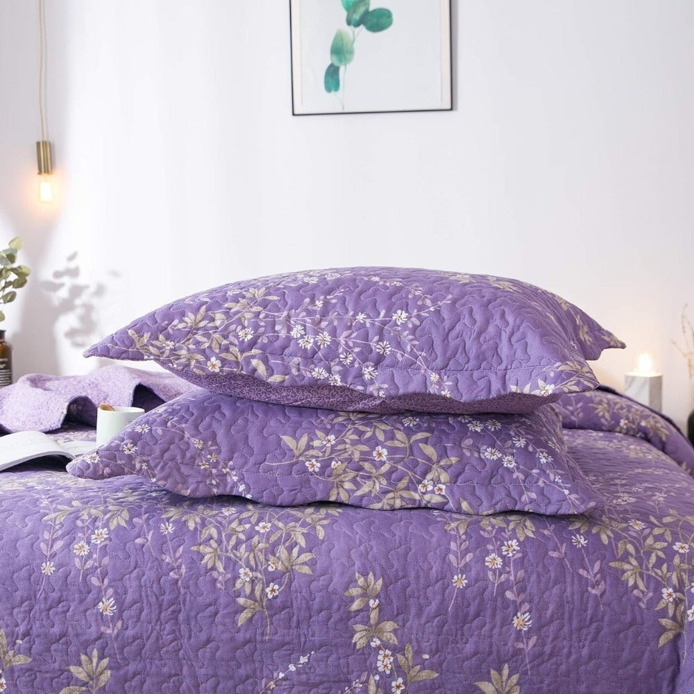 Lightweight Floral Quilt Set in Twin, Queen or King Sizes with 17 Paisley and Patchwork Color Options