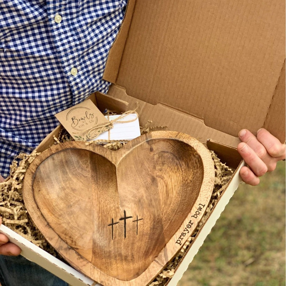 Heart-Shaped Wooden Prayer Bowl Set with Cross Engraving and Twenty-Four Printed Prayer Cards