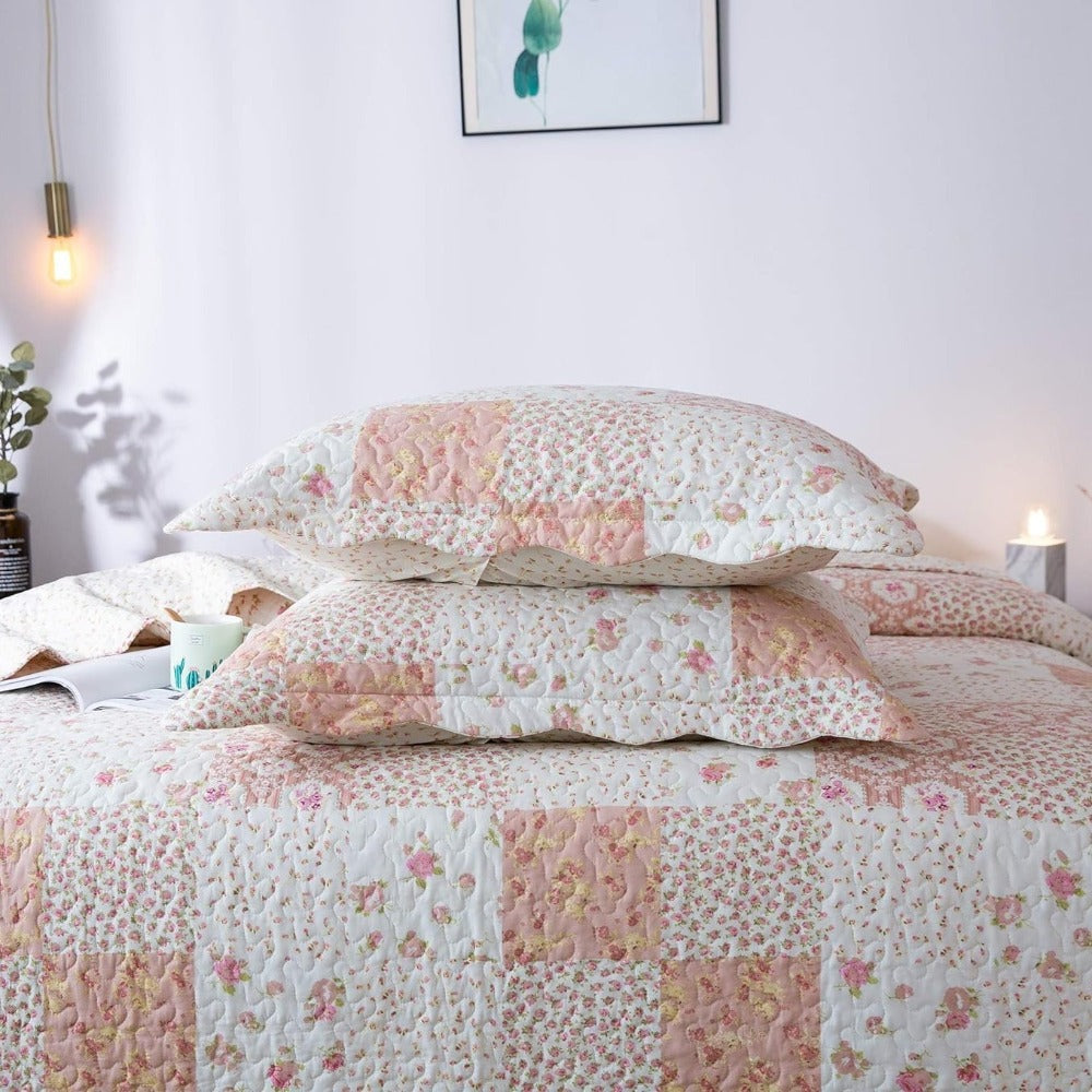 Lightweight Floral Quilt Set in Twin, Queen or King Sizes with 17 Paisley and Patchwork Color Options
