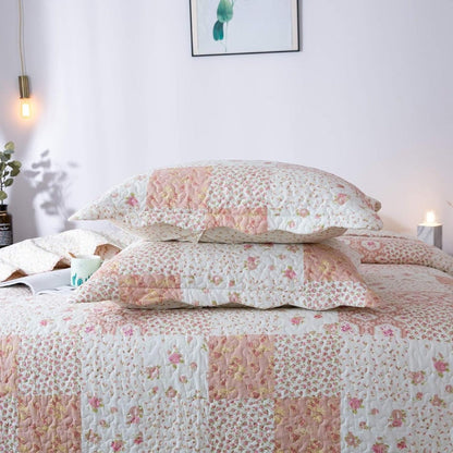 Lightweight Floral Quilt Set in Twin, Queen or King Sizes with 17 Paisley and Patchwork Color Options