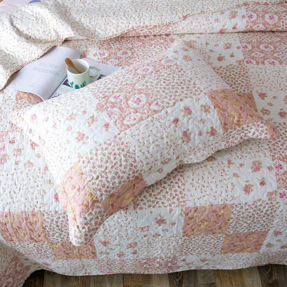 Lightweight Floral Quilt Set in Twin, Queen or King Sizes with 17 Paisley and Patchwork Color Options