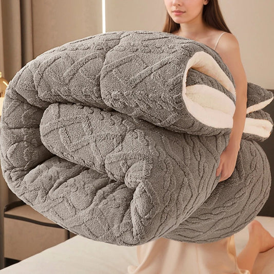 Winter Comforter Thick Warm Milk Velvet Duvet – Geometric Quilted Heavyweight Blanket for All Seasons, Twin Full Queen King – Silvery Grey & Blue