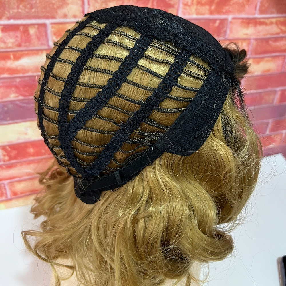 Synthetic Wig 12-Inch Ombre Blonde Curly-Wave Bob with Dark Roots and Adjustable Cap for Party Styling