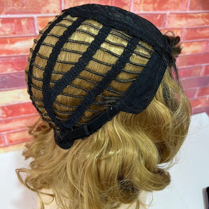Synthetic Wig 12-Inch Ombre Blonde Curly-Wave Bob with Dark Roots and Adjustable Cap for Party Styling