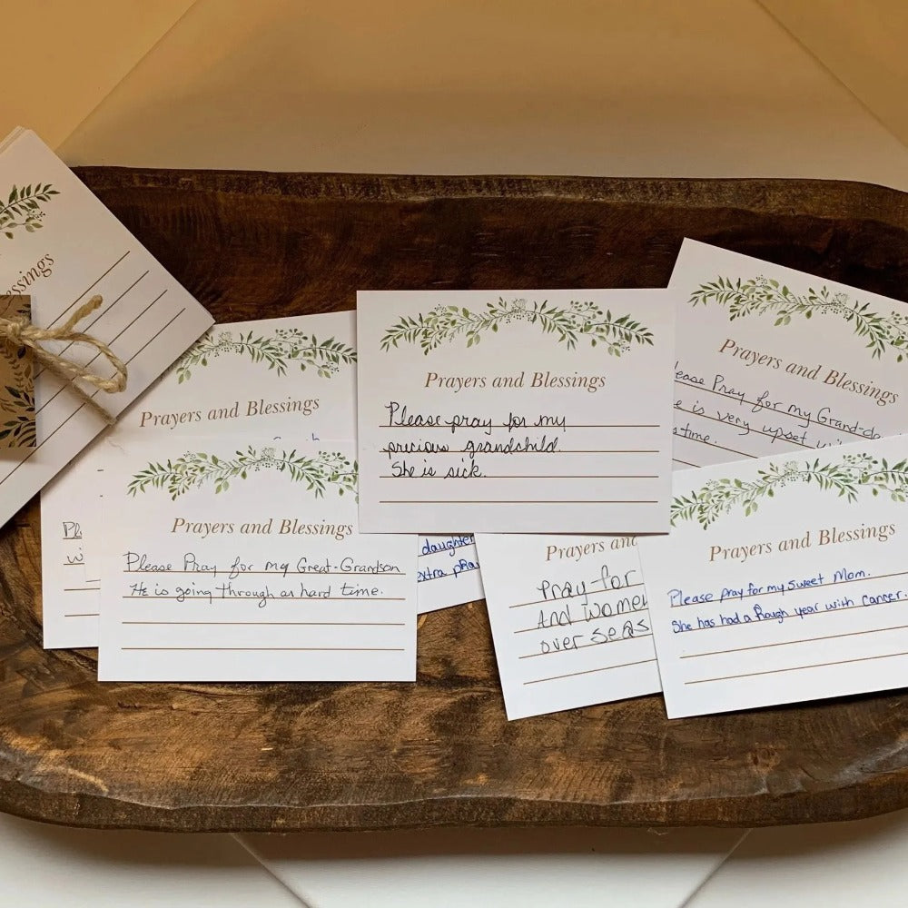 Heart-Shaped Wooden Prayer Bowl Set with Cross Engraving and Twenty-Four Printed Prayer Cards