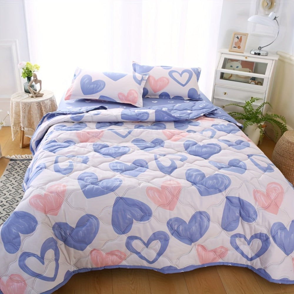 Three-Piece Heart-Print Quilt Set with One Quilt and Two Pillowcases in Two Love Set Checkout Sizes