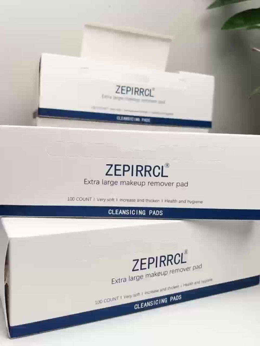 Extra-Large Dry Makeup Remover Pads in 100- or 200-Piece Boxes, 3-Layer 7 x 6 cm Cleansing Squares
