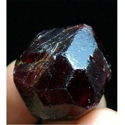 Natural Red Garnet Crystal Rough Stone, Raw Unpolished Mineral Specimen for Home Decor, Crystal Healing