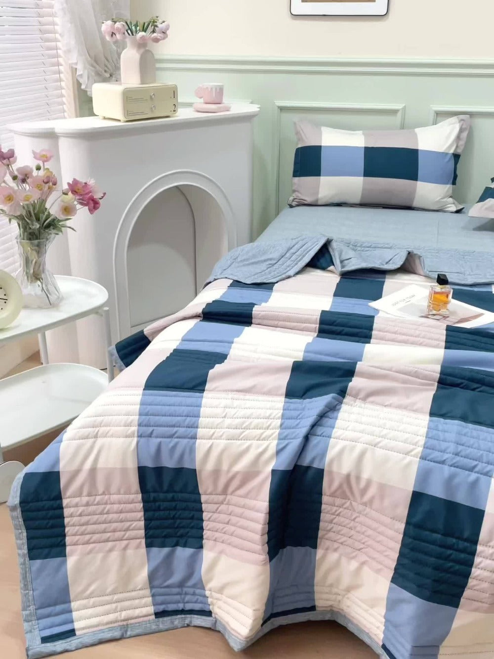 Floral Three-Piece Thin Quilt Set with Two Pillowcases, Twin to King Sizes and Three Printed Styles