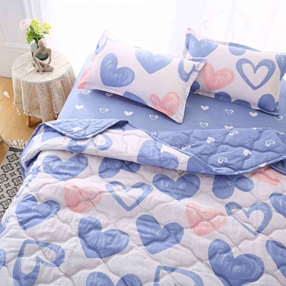 Three-Piece Heart-Print Quilt Set with One Quilt and Two Pillowcases in Two Love Set Checkout Sizes