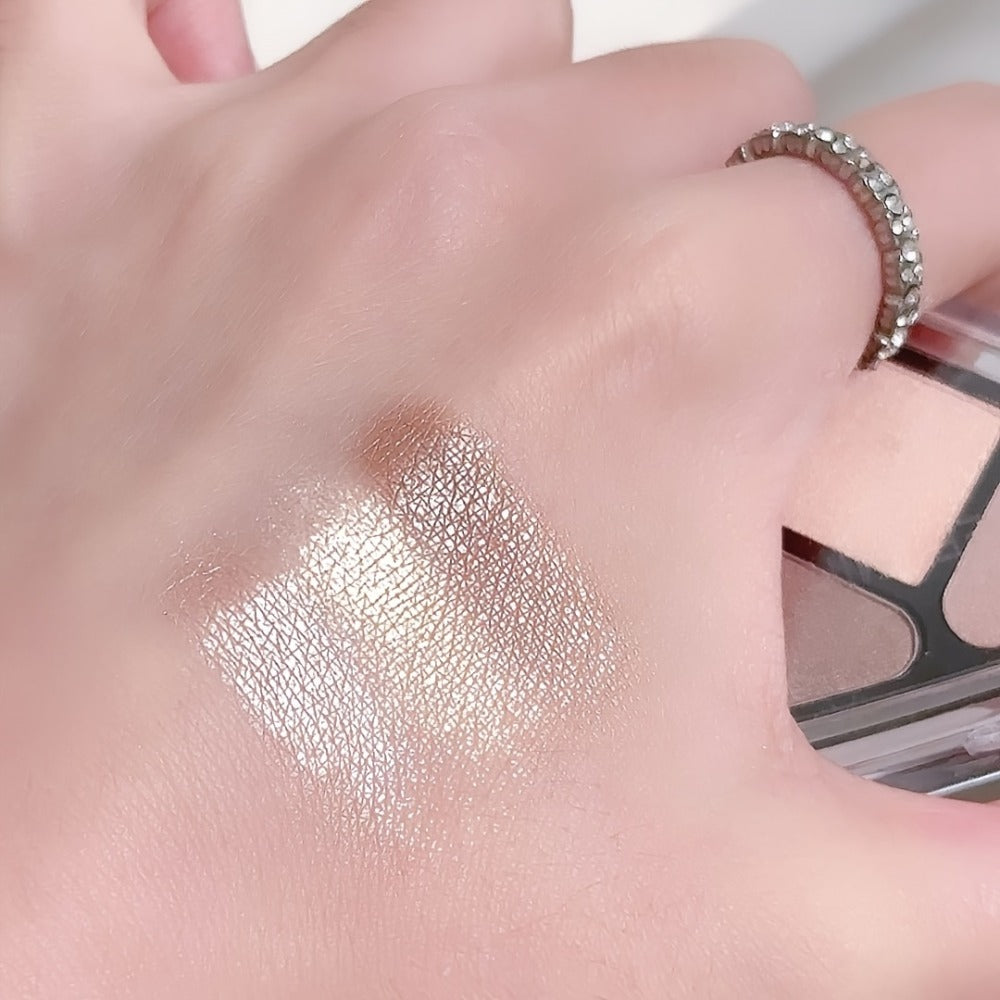 Eyeshadow Palette 3-Shade Triangular Compact with Pink and Brown Color Theme, Clear Lid and Matte-Shimmer Finish Mix