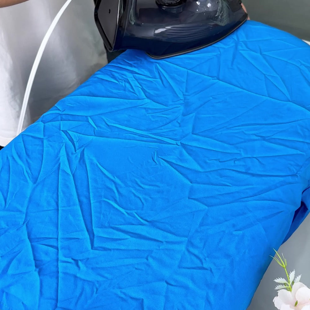 Black 1200W Steam Iron with Three Temperature Settings, Spray Button and Transparent Water Tank