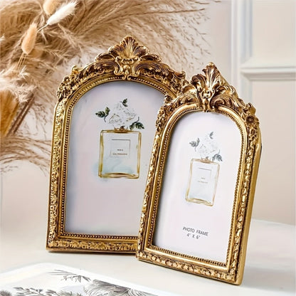 Ornate Gold Picture Frame with Baroque Scrollwork, 19 x 12.3cm Outer Size and Tabletop Stand