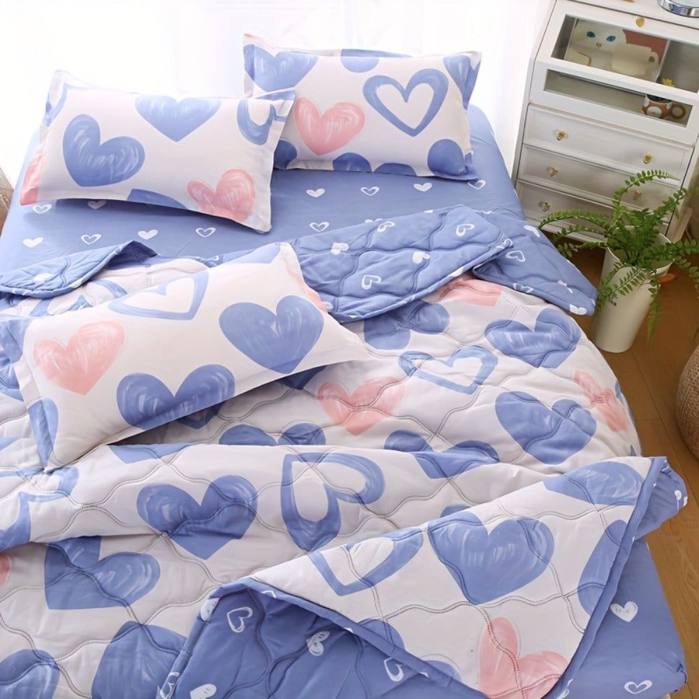 Three-Piece Heart-Print Quilt Set with One Quilt and Two Pillowcases in Two Love Set Checkout Sizes