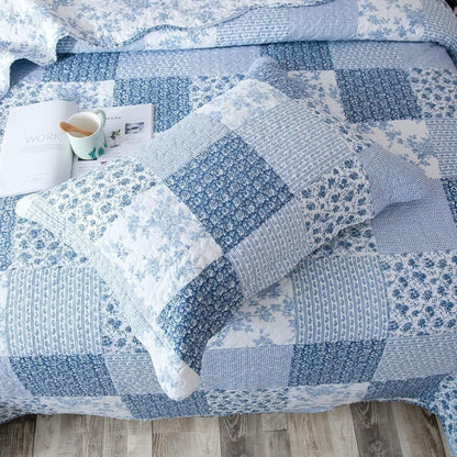 Lightweight Floral Quilt Set in Twin, Queen or King Sizes with 17 Paisley and Patchwork Color Options