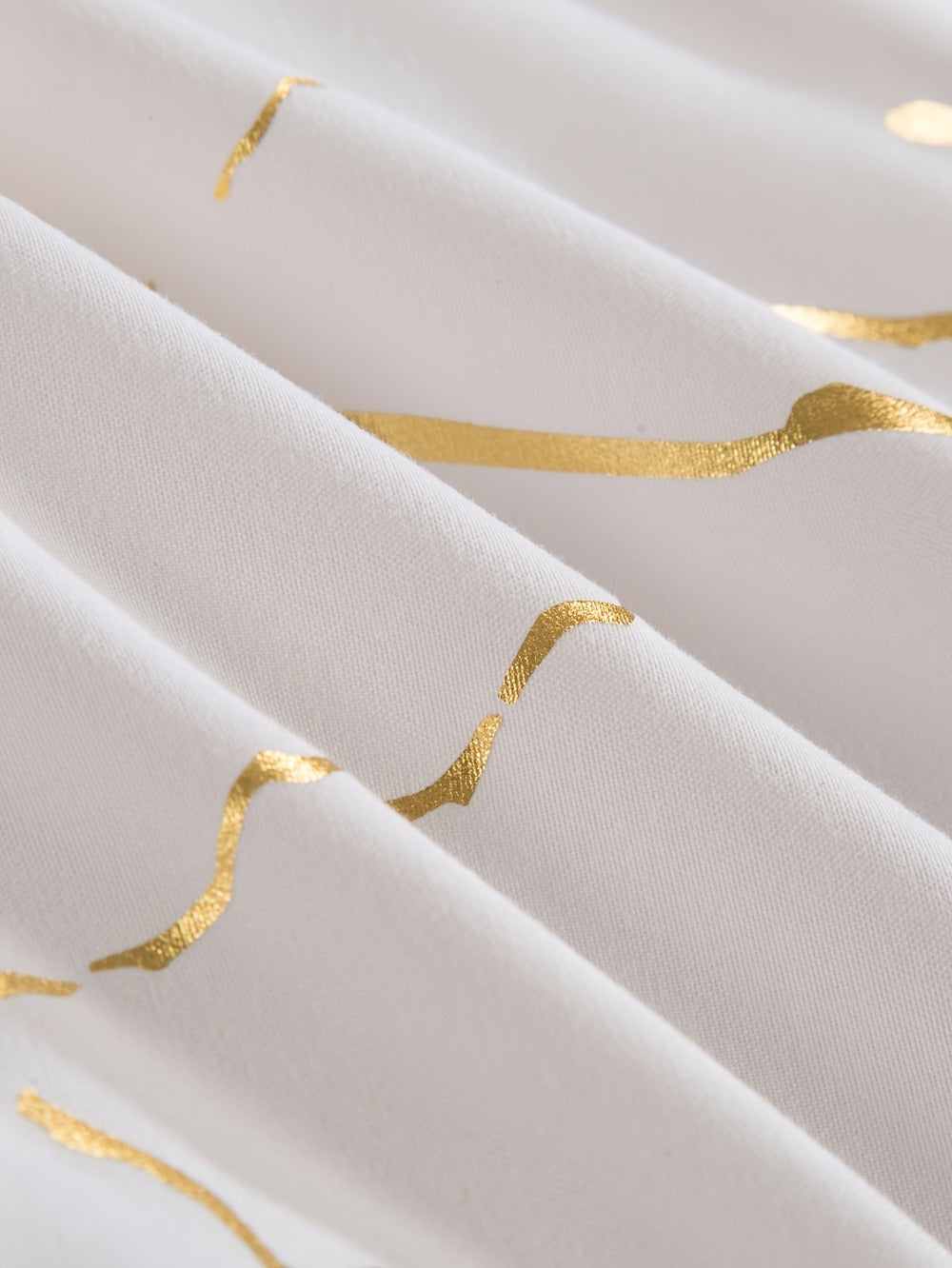 3-Piece Duvet Cover Set with Bronzed-Look Marble Vein Print in White, Khaki or Black and Four Sizes