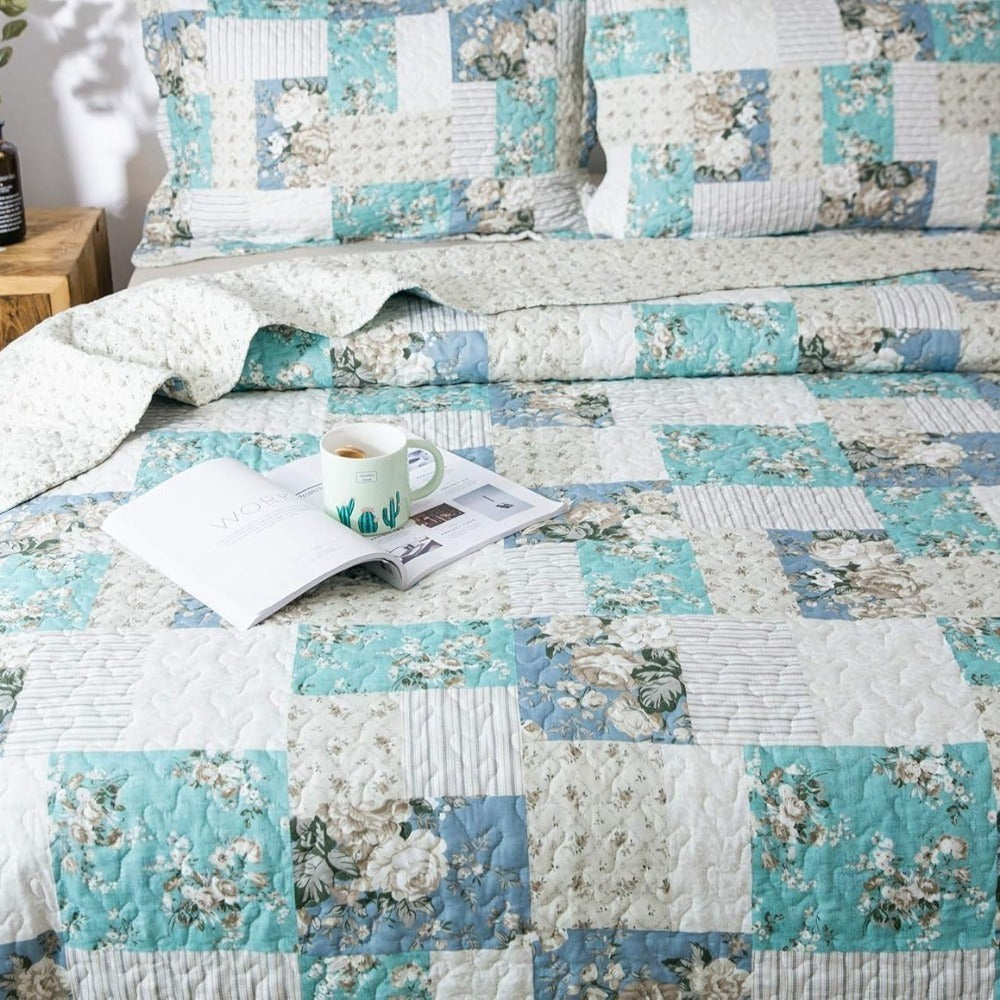 Lightweight Floral Quilt Set in Twin, Queen or King Sizes with 17 Paisley and Patchwork Color Options
