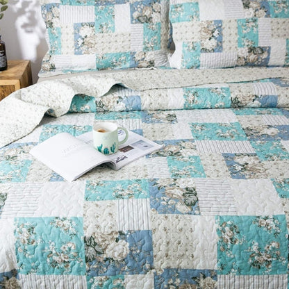 Lightweight Floral Quilt Set in Twin, Queen or King Sizes with 17 Paisley and Patchwork Color Options