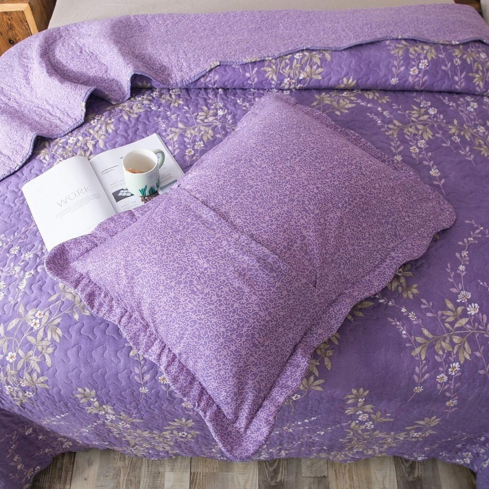 Lightweight Floral Quilt Set in Twin, Queen or King Sizes with 17 Paisley and Patchwork Color Options