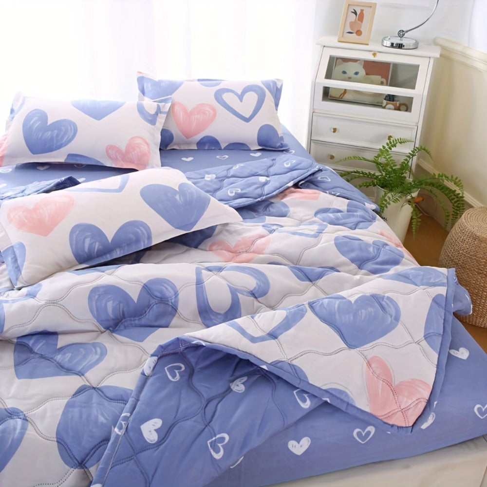 Three-Piece Heart-Print Quilt Set with One Quilt and Two Pillowcases in Two Love Set Checkout Sizes