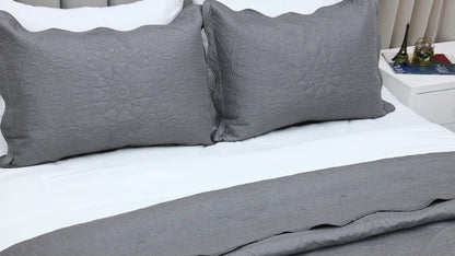 Quilted Bedspread Set 3 Piece – Soft Floral Coverlet with Pillow Shams, Lightweight Breathable Quilt for Bedroom & Guest Room, All Season Bed Cover