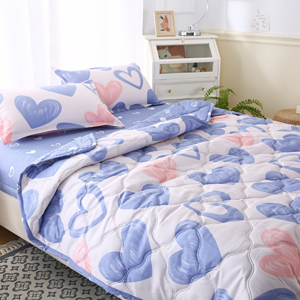 Three-Piece Heart-Print Quilt Set with One Quilt and Two Pillowcases in Two Love Set Checkout Sizes
