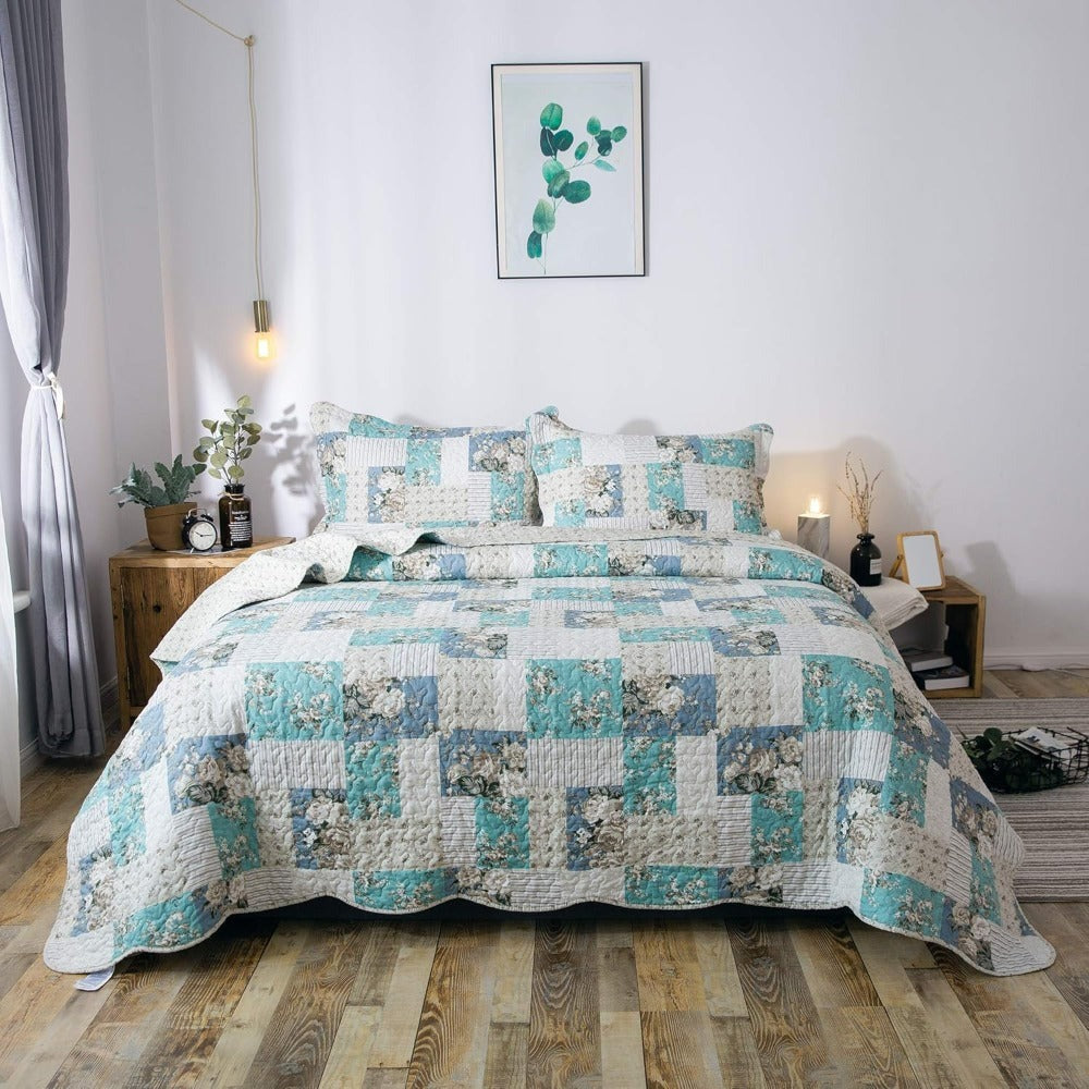 Lightweight Floral Quilt Set in Twin, Queen or King Sizes with 17 Paisley and Patchwork Color Options