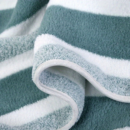 Bath Towels Set 1 or 4 Pack 346GSM Polyester Striped Towels 70 x 140cm in Four Colors for Home and Guest Use