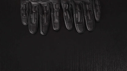 Full-Finger Tactical Gloves with Touchscreen Panels, Camouflage Finish and Anti-Slip Palm Design