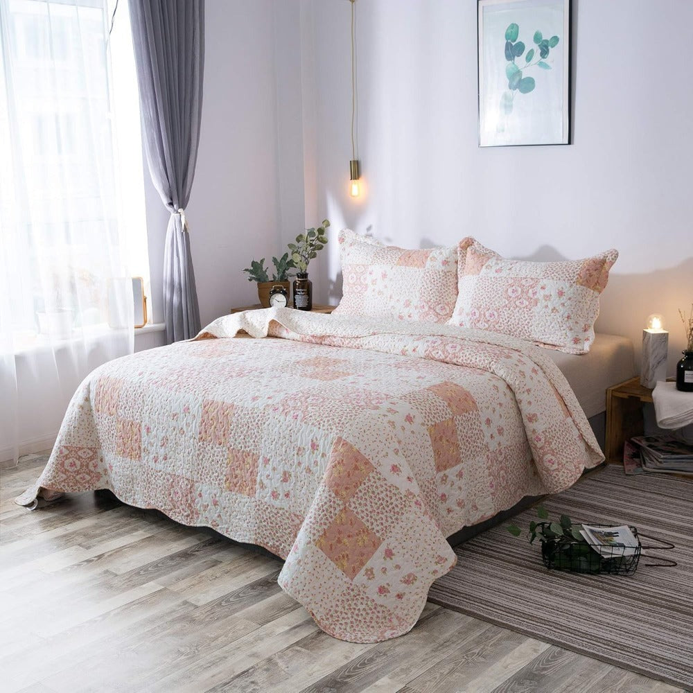 Lightweight Floral Quilt Set in Twin, Queen or King Sizes with 17 Paisley and Patchwork Color Options