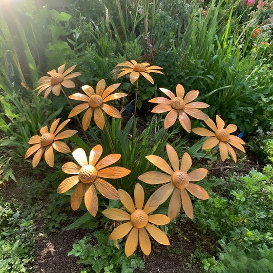 Metal Flower Garden Stakes | Rusty Daisy Chamomile Outdoor Yard Art