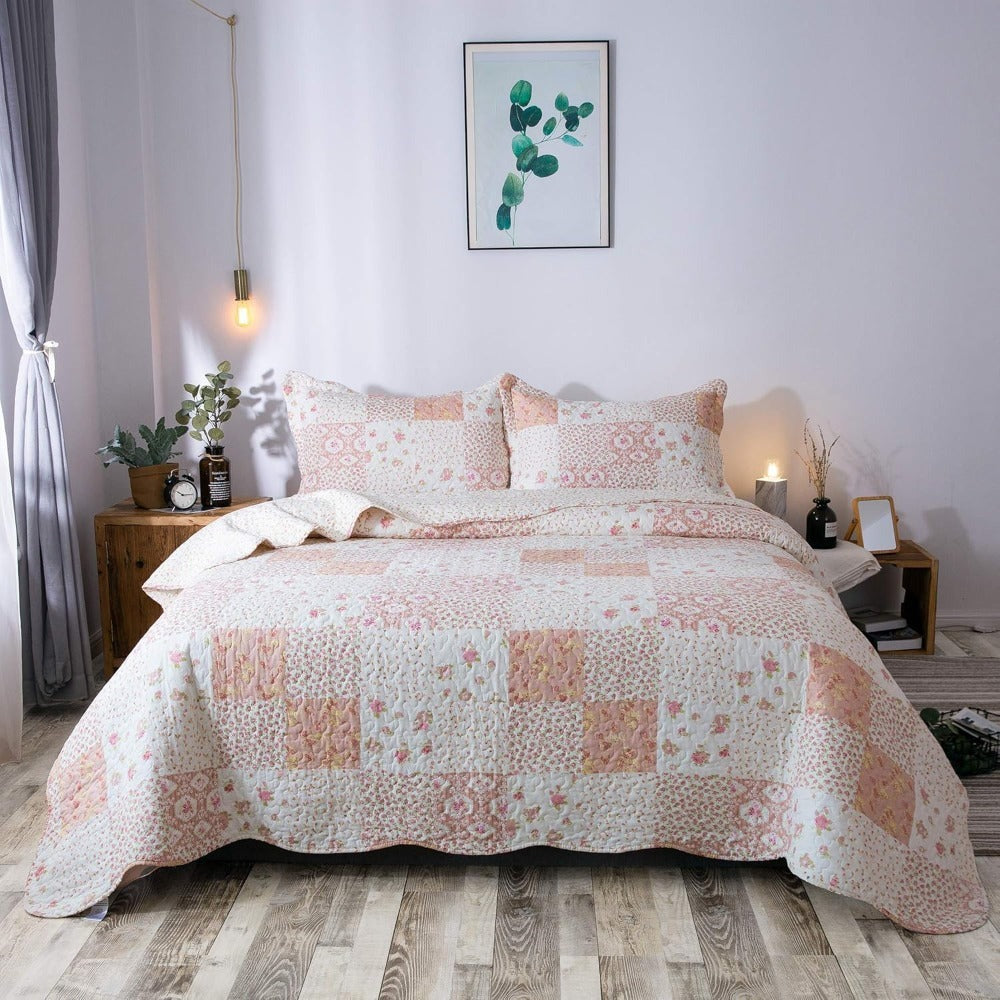 Lightweight Floral Quilt Set in Twin, Queen or King Sizes with 17 Paisley and Patchwork Color Options