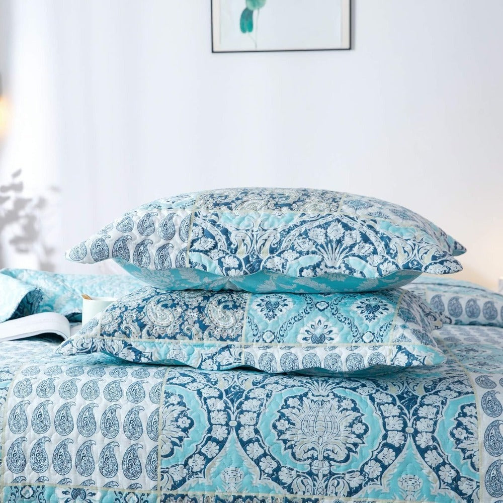 Lightweight Floral Quilt Set in Twin, Queen or King Sizes with 17 Paisley and Patchwork Color Options