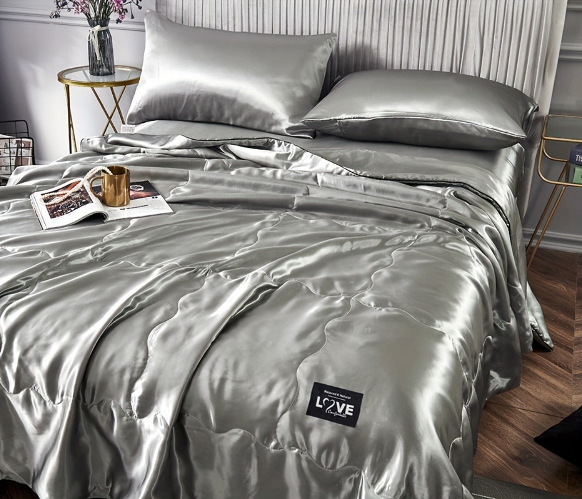 Satin-Look Summer Quilt in White, Silvery Grey, Pink or Lake Blue with Twin and Full Sizes