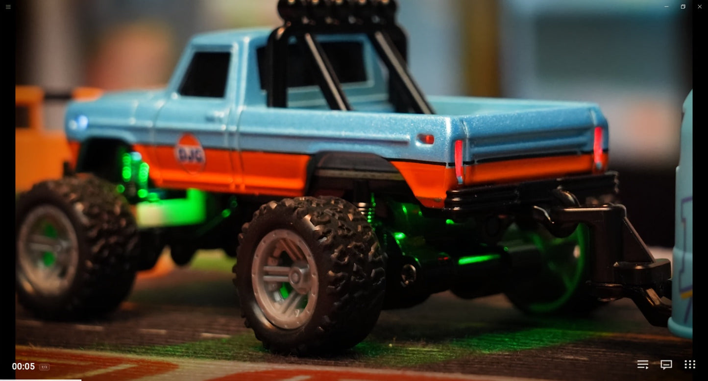 Mini Remote Control Pickup Truck with Detachable Trailer, Five Color Options and Spring Suspension