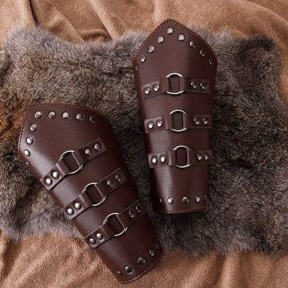 Medieval Arm Bracers 2pcs PU Leather Gauntlet Wristbands for Men, Renaissance Knight Warrior Viking Cosplay Costume Prop for Halloween LARP Stage Performance Photo Shoot, Black & Brown