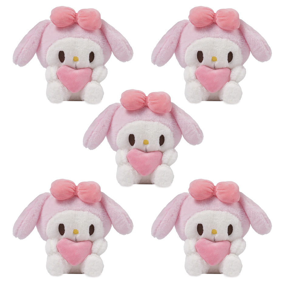 Plush Toy Heart-Holding Character Set with Five Pieces and Four Style Choices for Character Display, Room Decor and Gift Presentation