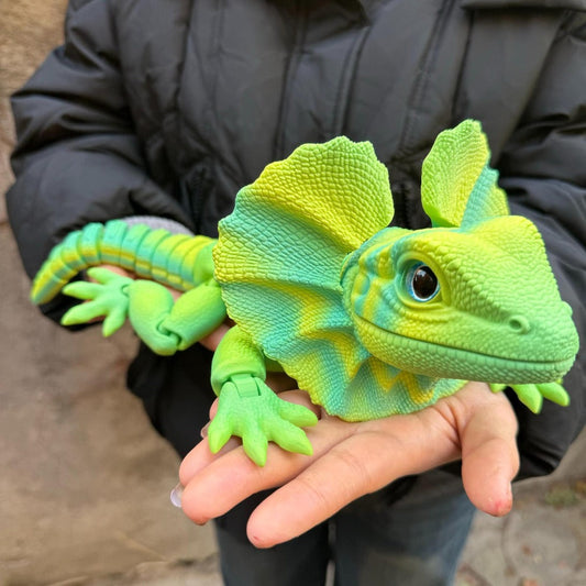 Frilled Neck Lizard Figurine 3D Printed – Large Umbrella Lizard Animal Sculpture 8 Color Styles, Reptile Collectible Desk Decor Unique Gift for Reptile Lovers Kids Teens Adults