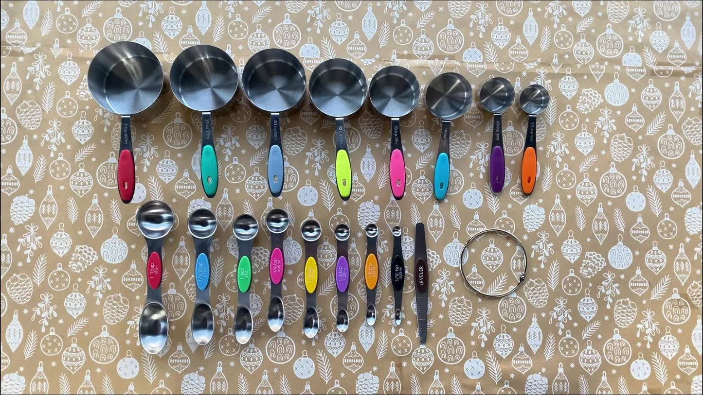 Seventeen-Piece Stainless Steel Measuring Cup and Spoon Set with Eight Cups, Eight Spoons and Leveler