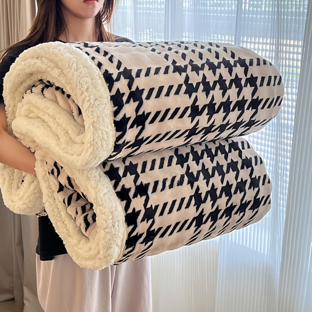 400-450 GSM Flannel Blanket with Plush-Look Lining, 16 Pattern Choices and Four Size Labels