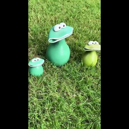 Resin Big Mouth Frog Figurines Set of 3 – Cute Garden Courtyard Ornaments, Funny Parody Decor