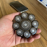 Magnetic blade head